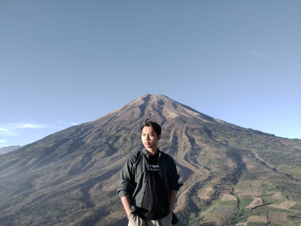 Gunung Kendil / Bukit siKendil: Menikmati Kemegahan Sindoro