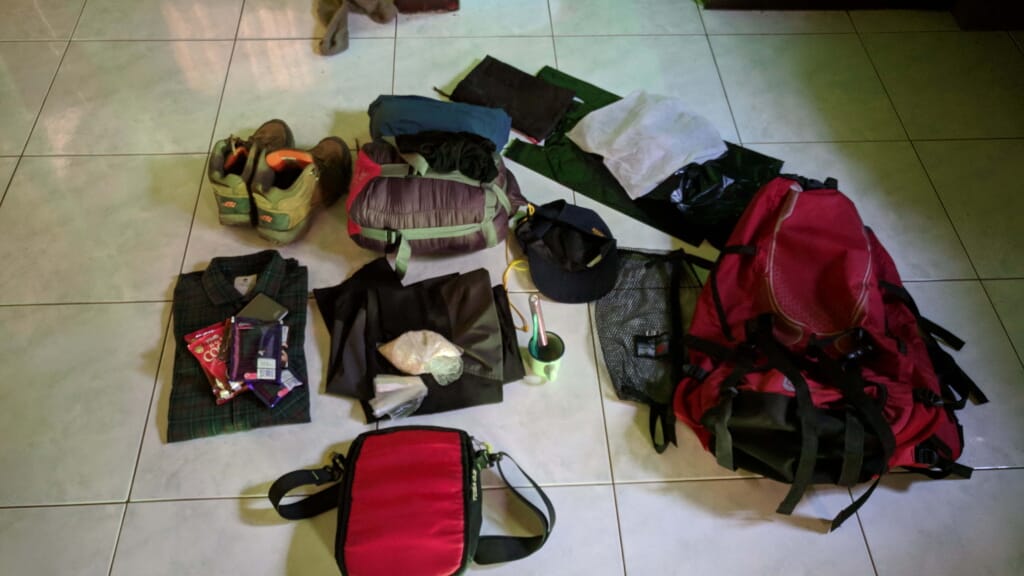 perlengkapan backpacker saya sebelum pergi berlibur