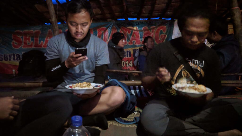 Pecel mbok yem gunung lawu