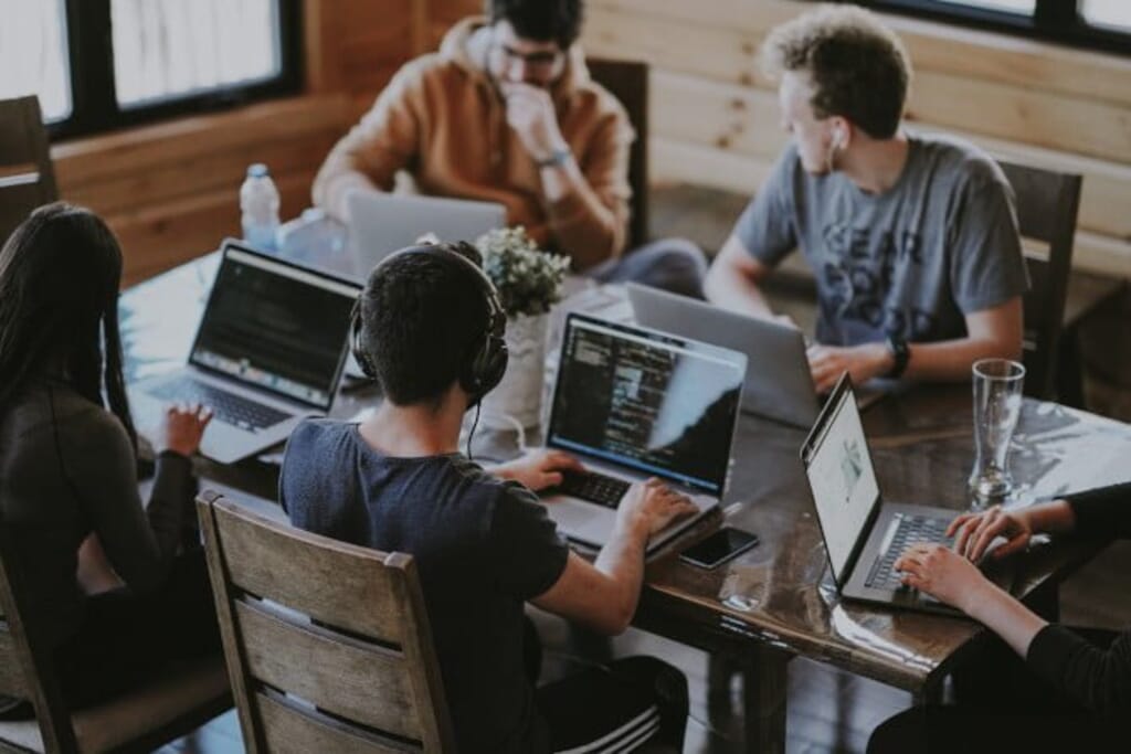 Menjadi Programmer Bukan Sesuatu yang sulit, pelajari secara otodidak bisa